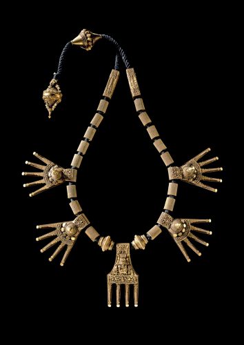 2504-121_collier de mariage_main