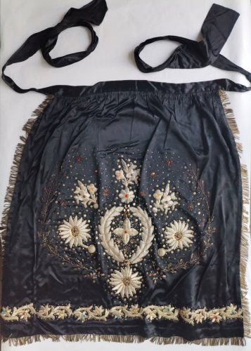 Apron_main.jpg (1)
